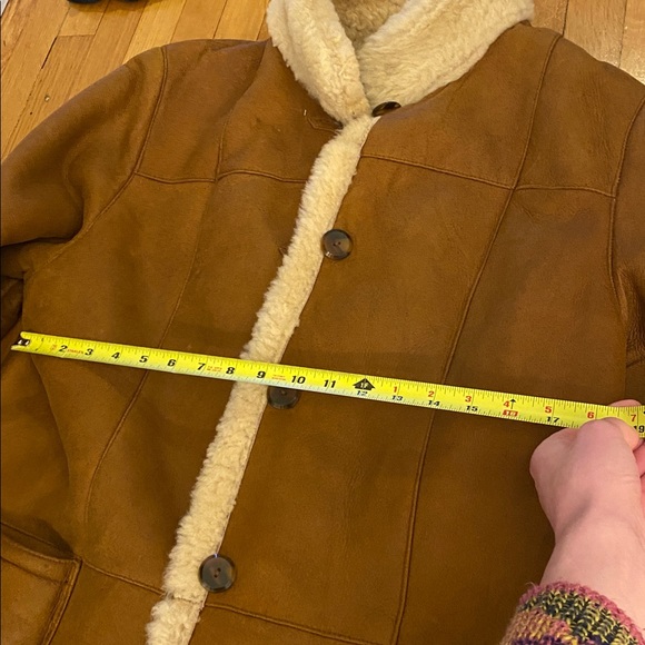 100% Shearling Leather Coat - Picture 7 of 8